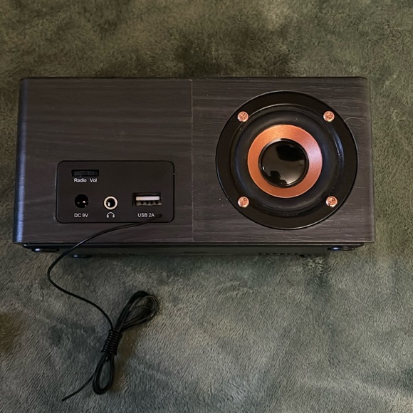 ANJANK Wooden Digital Alarm Clock FM WIRELESS SMARTPHONES CHARGER - Picture 5 of 14